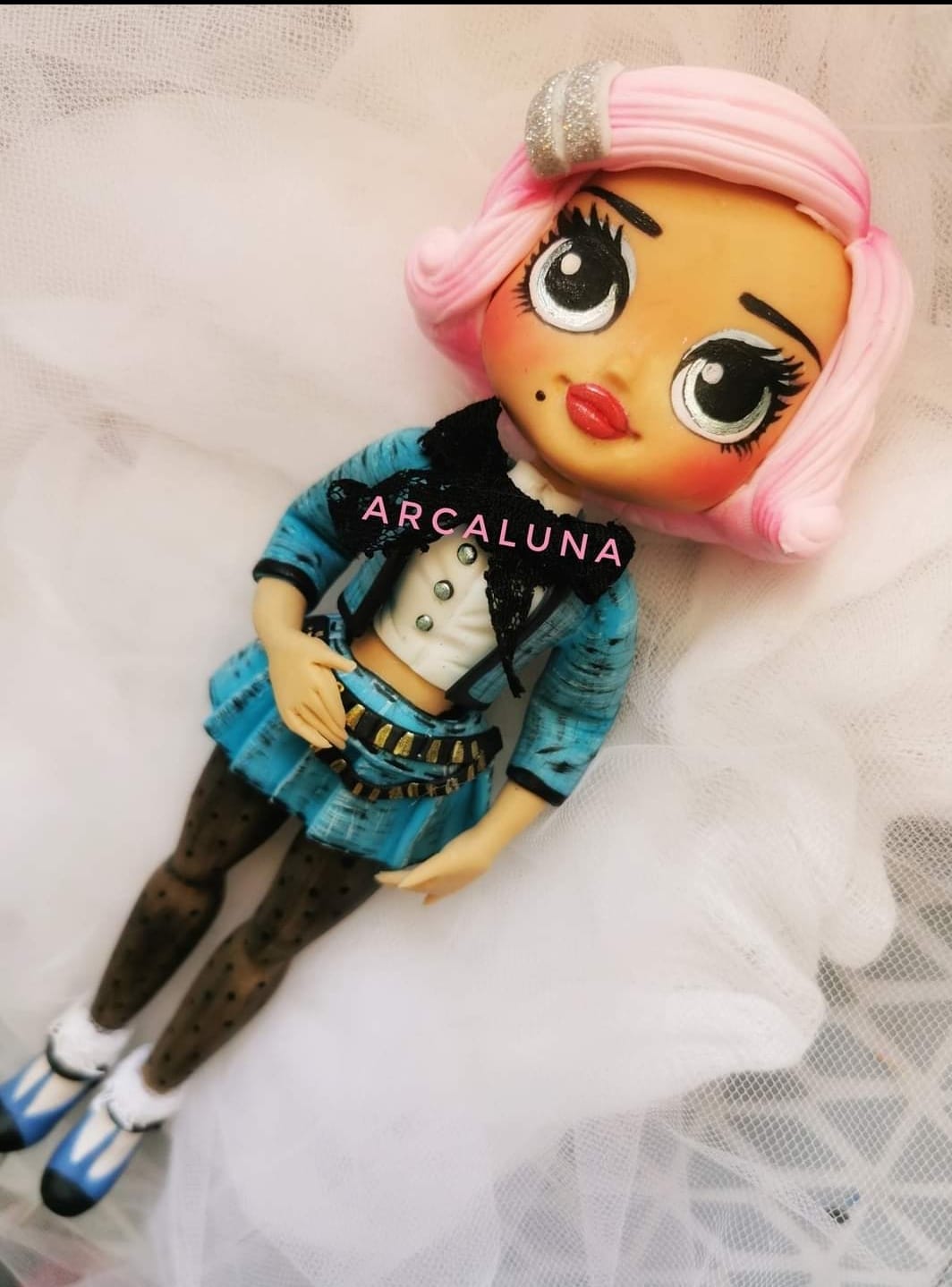 MUNECA ALTA OMG